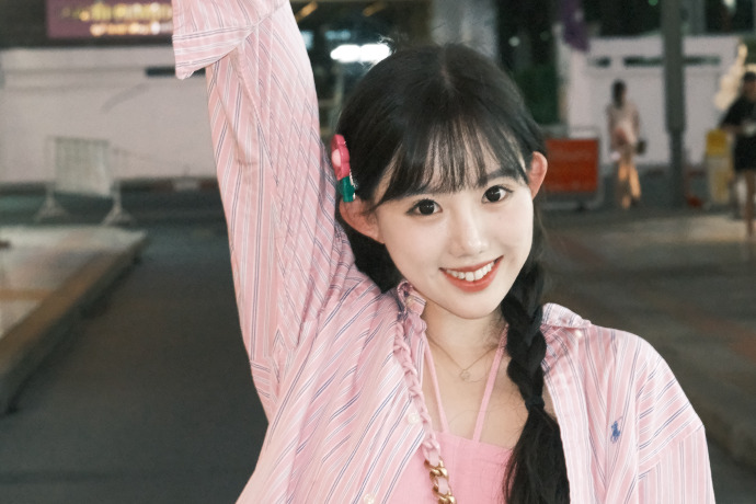 《被裁掉的女孩》女主角方桃子与易梦玲神似引发热议